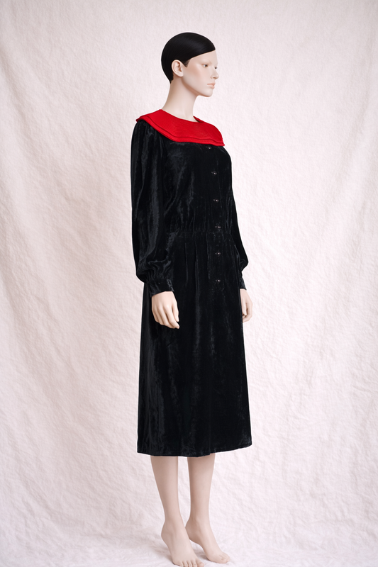 Vintage black velvet dress with red collar Valentino Miss V