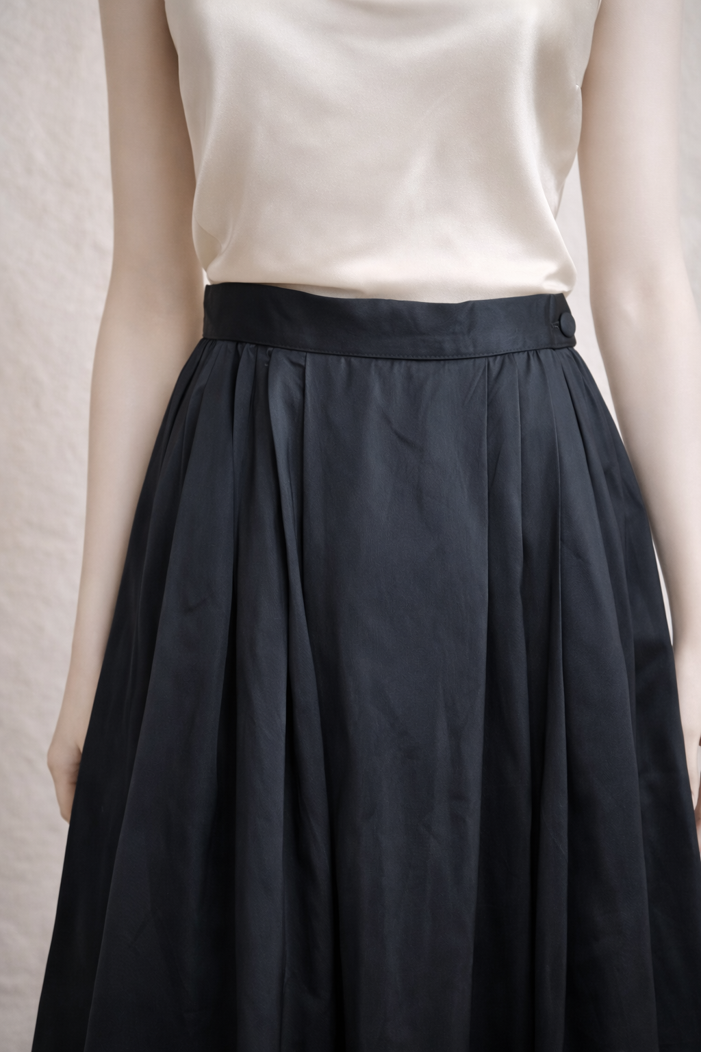 Jupe longue en satin noire Chantal Thomass Paris vintage