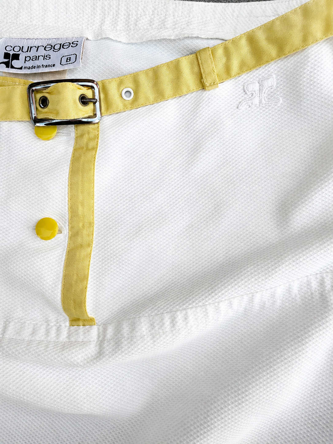 Authentique jupe Courrèges Paris vintage en coton texturé blanc