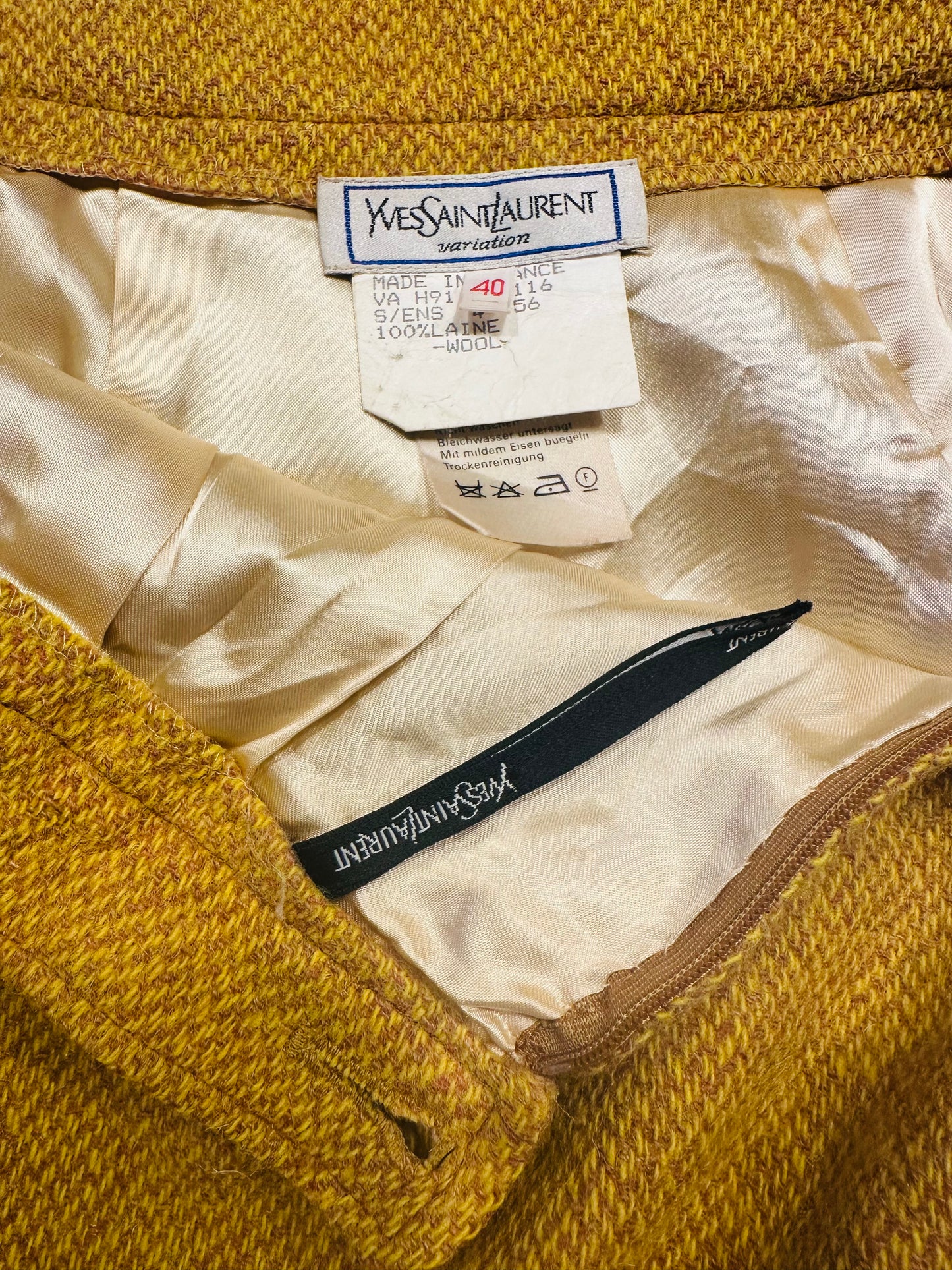 Jupe Yves Saint Laurent en laine jaune moutarde authentique vintage