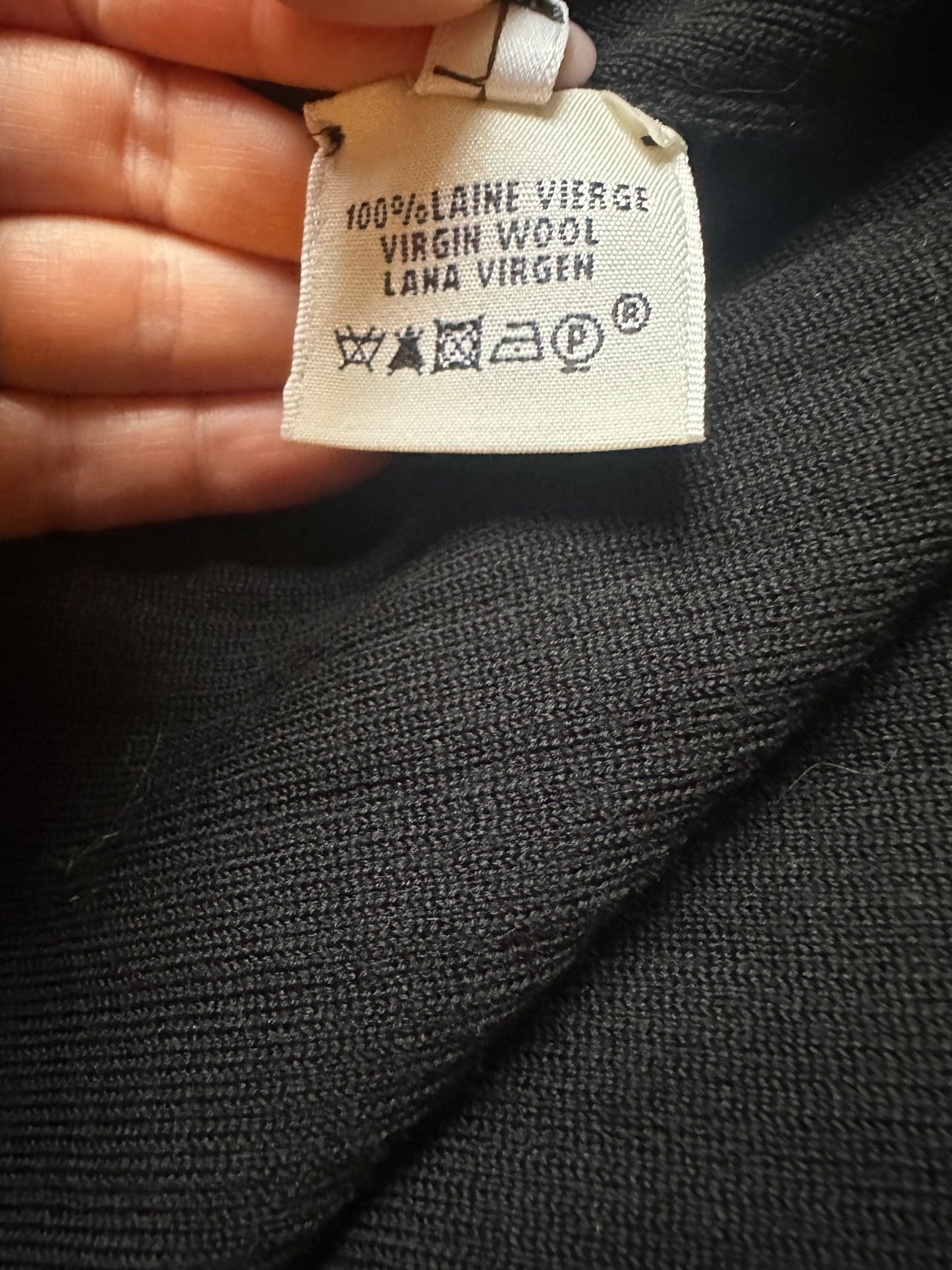 Élégante robe noire Hermès Paris en laine