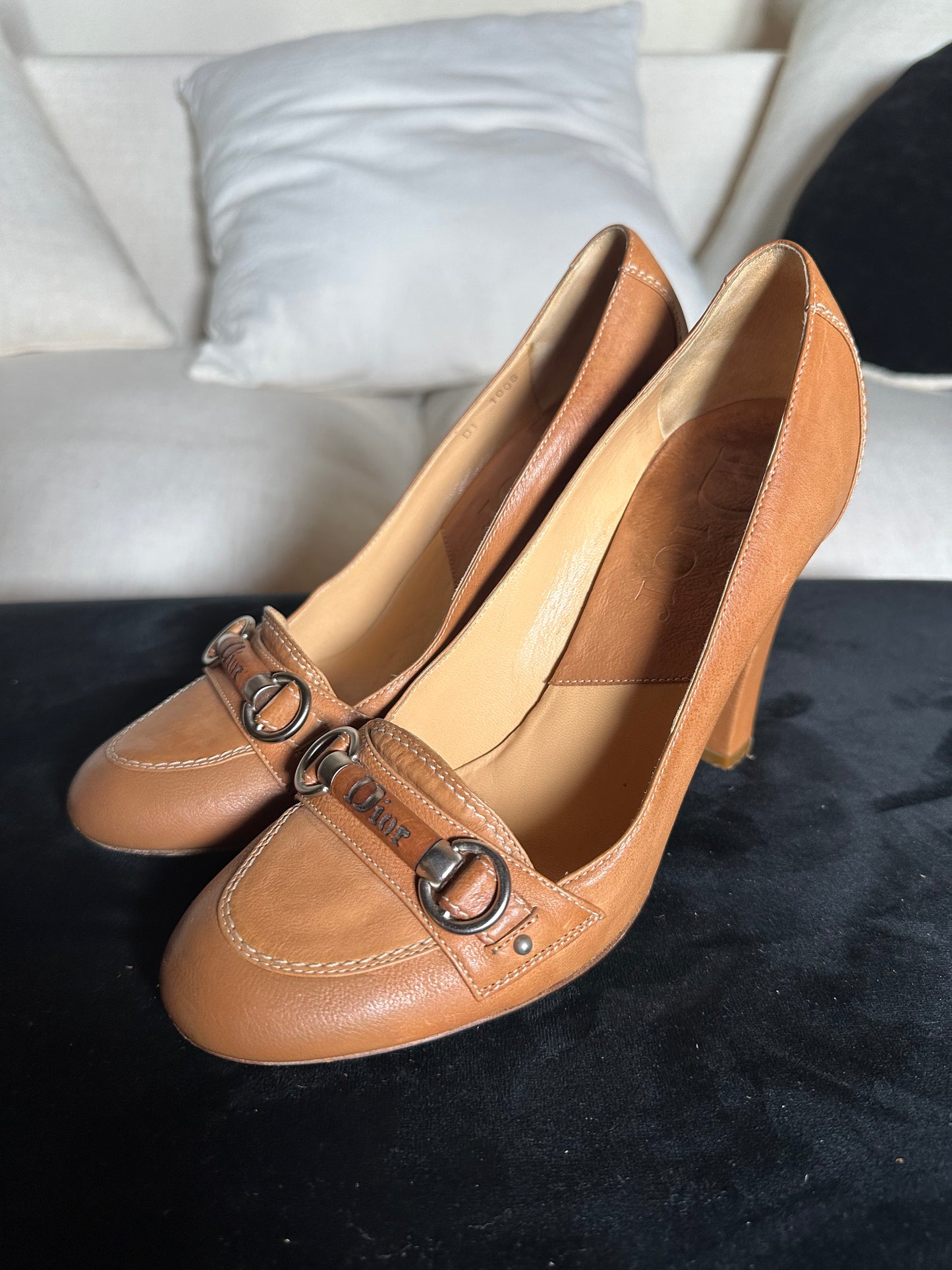 Escarpins en cuir camel Christian Dior authentique