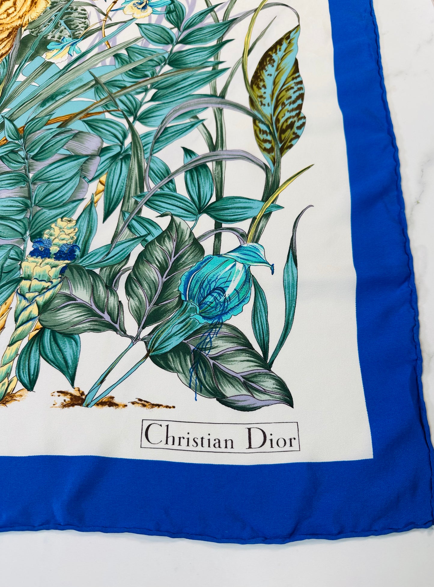 Carré Christian Dior en soie satinée vintage authentique