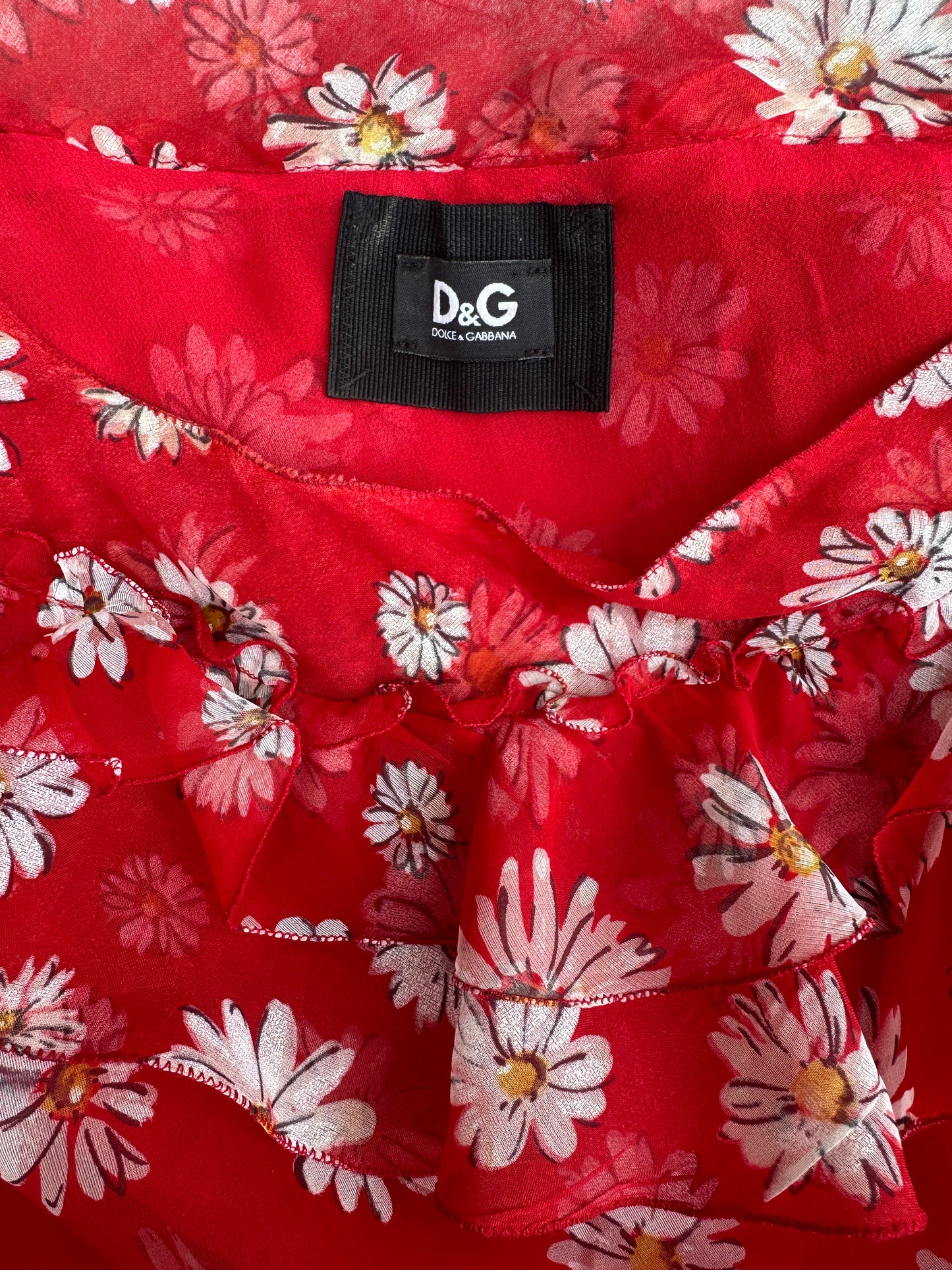 Robe Dolce & Gabbana imprimée d’un motif marguerites sur fond rouge authentique