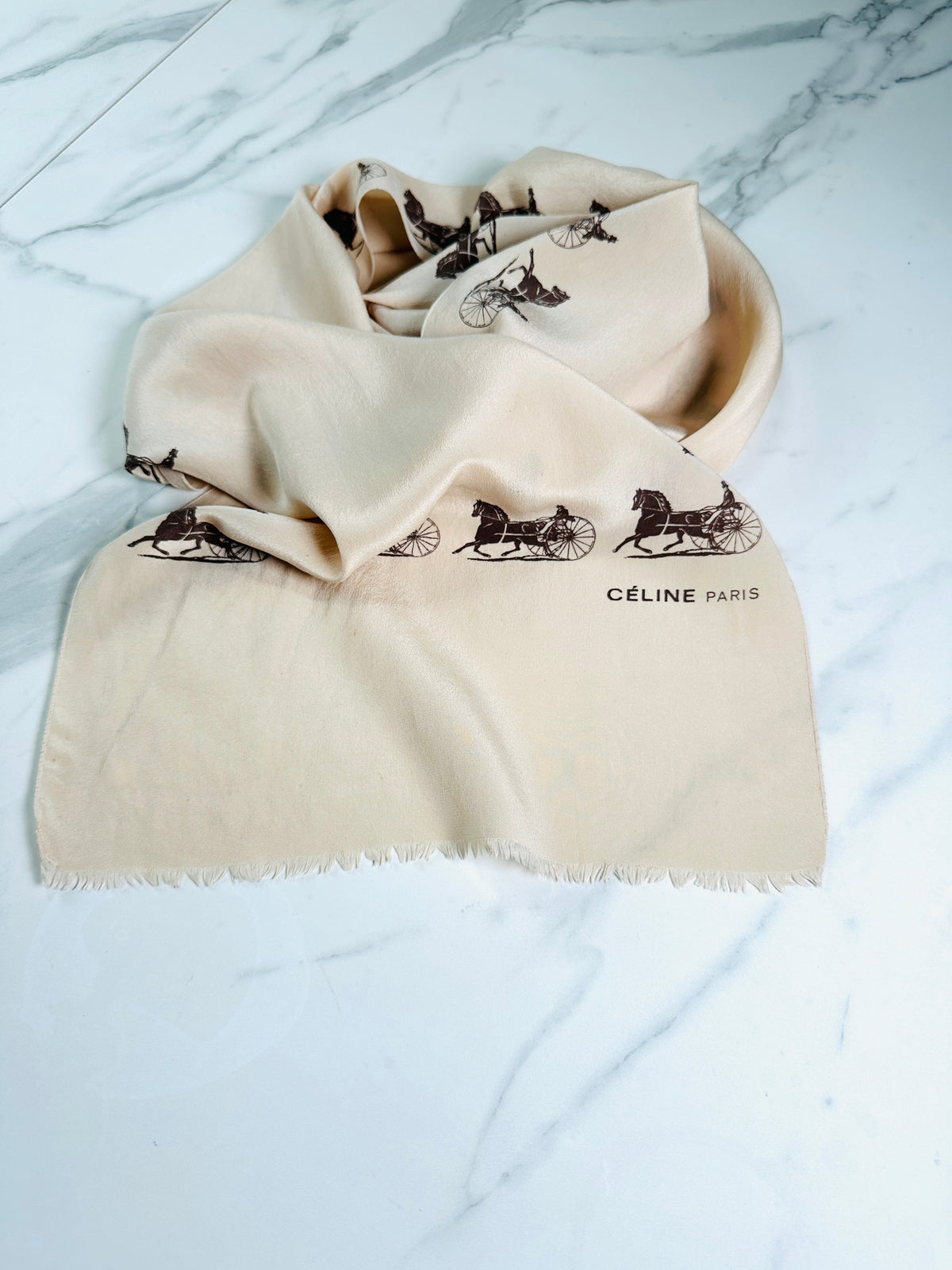 Foulard Céline en soie crème et noir motif équestre vintage authentique