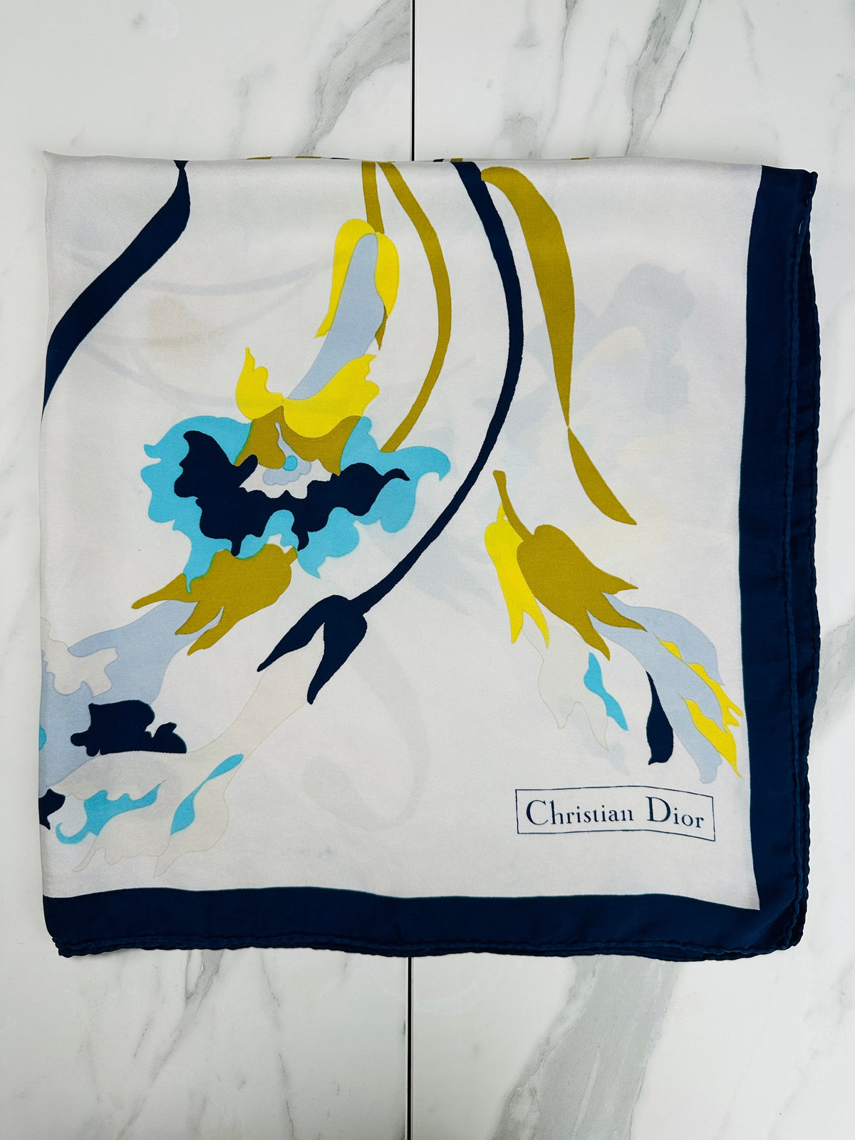 Carré Christian Dior en soie crème et marine motif floral vintage authentique