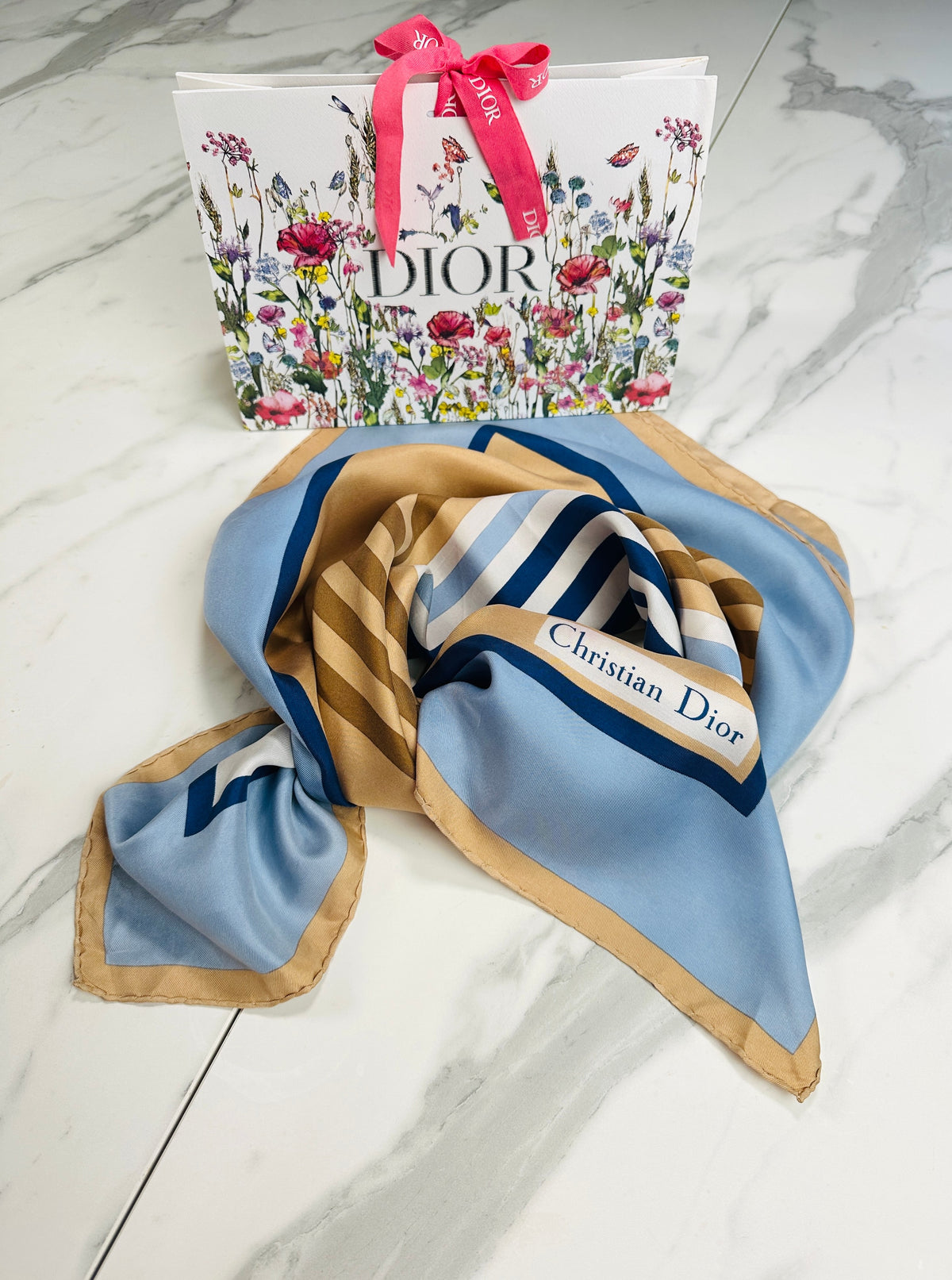 Foulard en soie satinée bleu et bronze à motif rayé Christian Dior vintage authentique