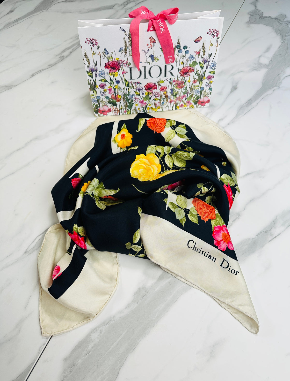 Foulard en soie noire à motif de roses Christian Dior vintage authentique