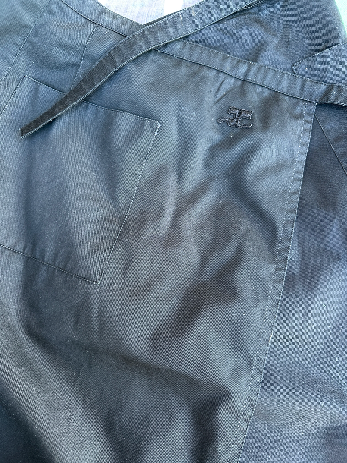 Authentique jupe portefeuille noire Courrèges Paris vintage