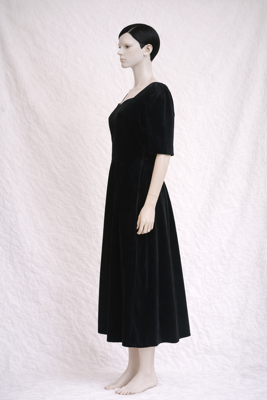 Long evening dress in black velvet Laura Ashley vintage