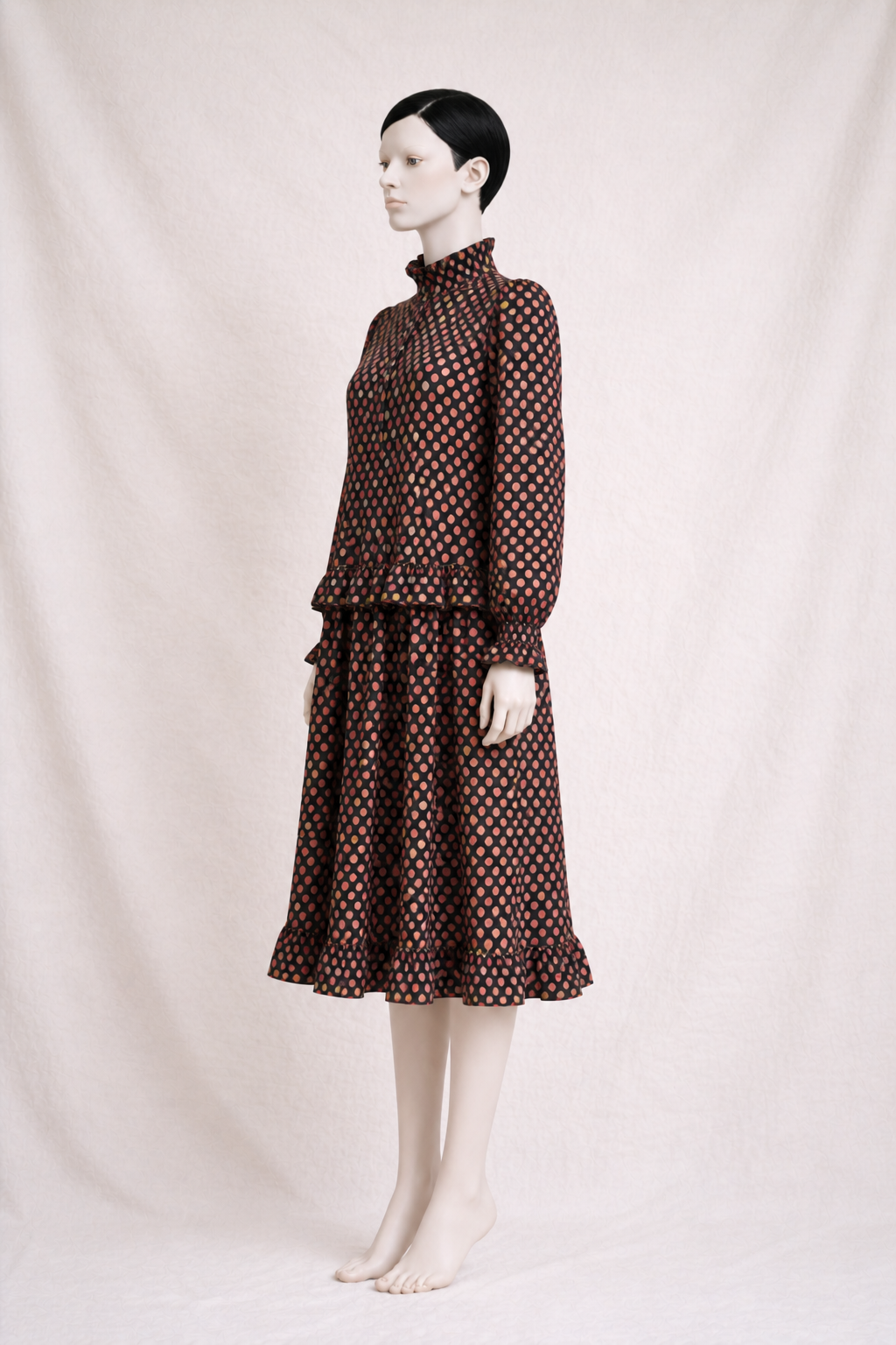 Robe Yves Saint Laurent en laine légère vintage authentique
