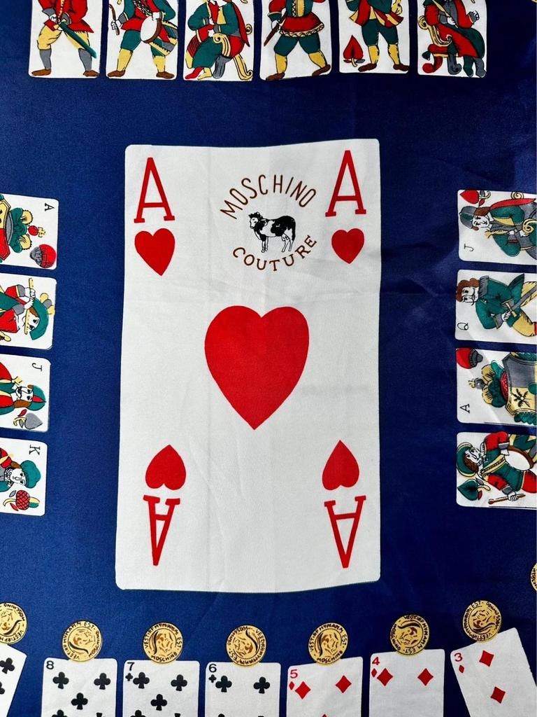 Grand carré en soie Moschino vintage