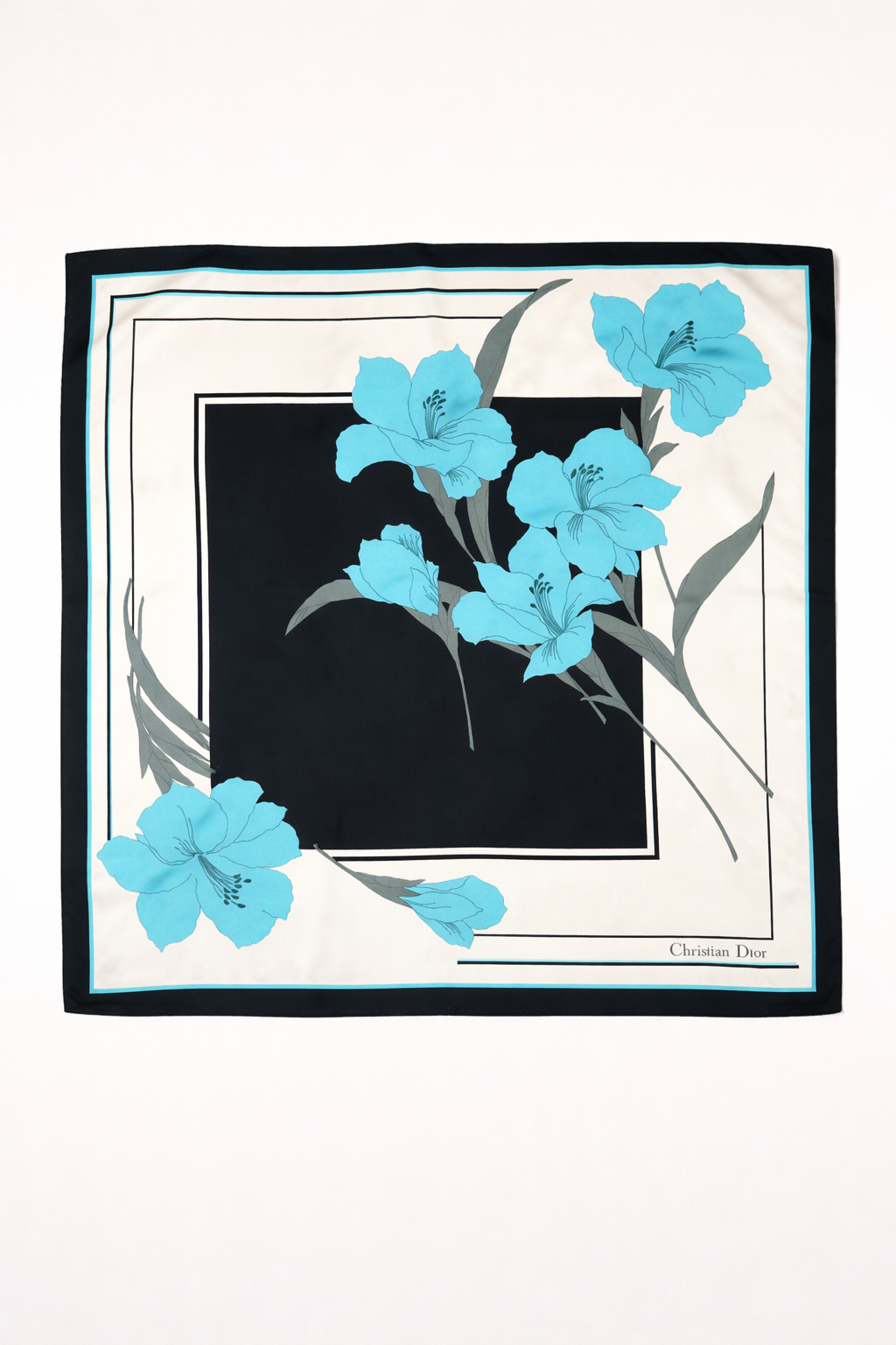 Carré Christian Dior en soie de crêpe motif floral noir et bleu vintage authentique