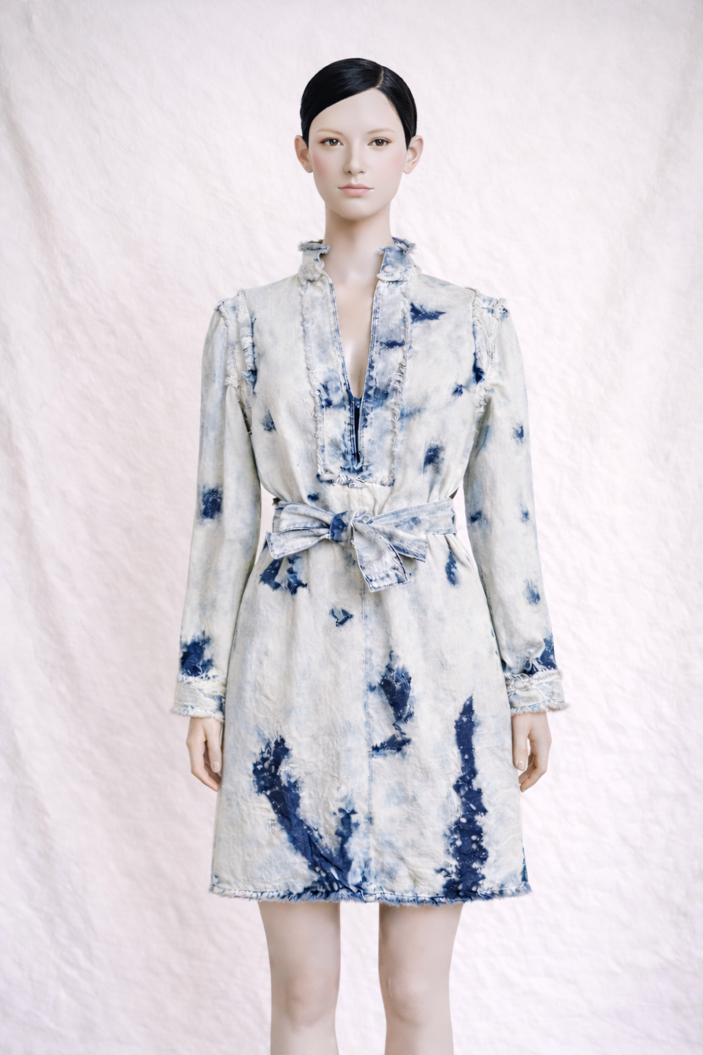 Robe Christian Dior en denim tie-dye bleu ceinturée  authentique