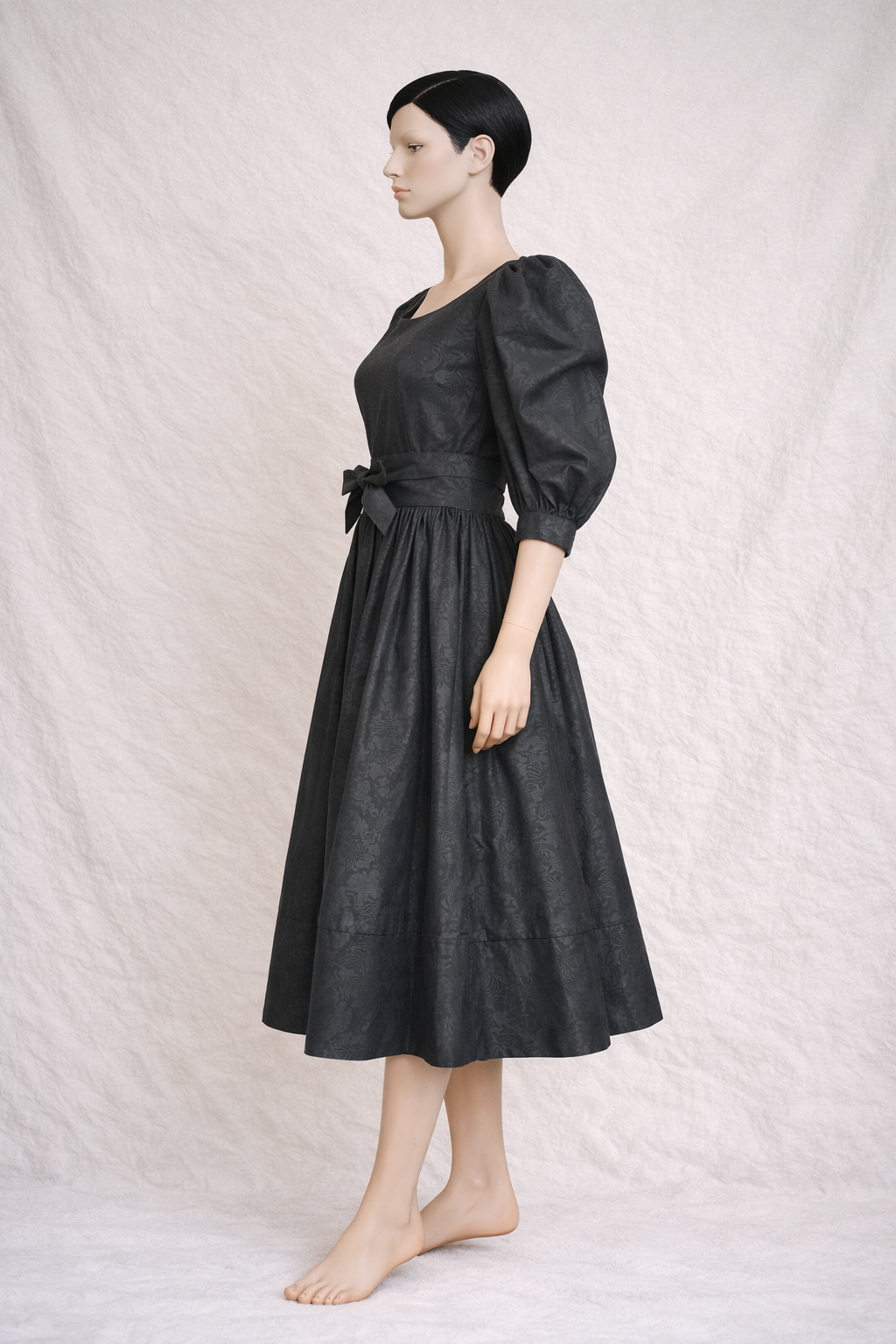 Robe longue Laura Ashley en jacquard noir