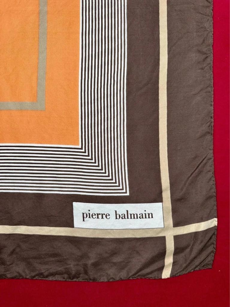 Carré en soie Pierre Balmain vintage