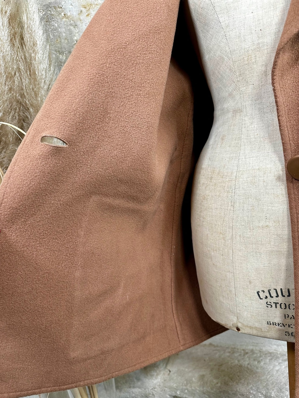 Nina Ricci authentique Boutique Paris manteau femme en laine camel