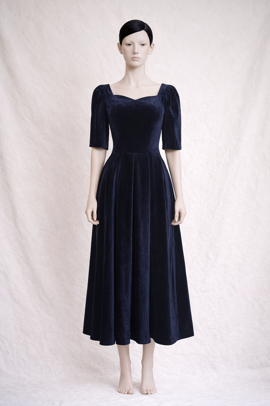 Robe longue en velours Laura Ashley bleu marine vintage