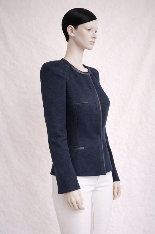 Blazer Isabel Marant authentique en coton texturé bleu marine avec finitions en cuir d’agneau.