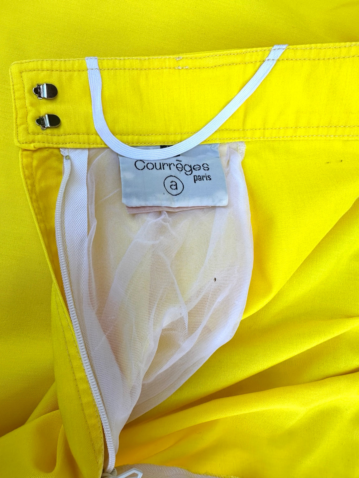 Authentique jupe Courrèges Paris vintage en coton jaune citron