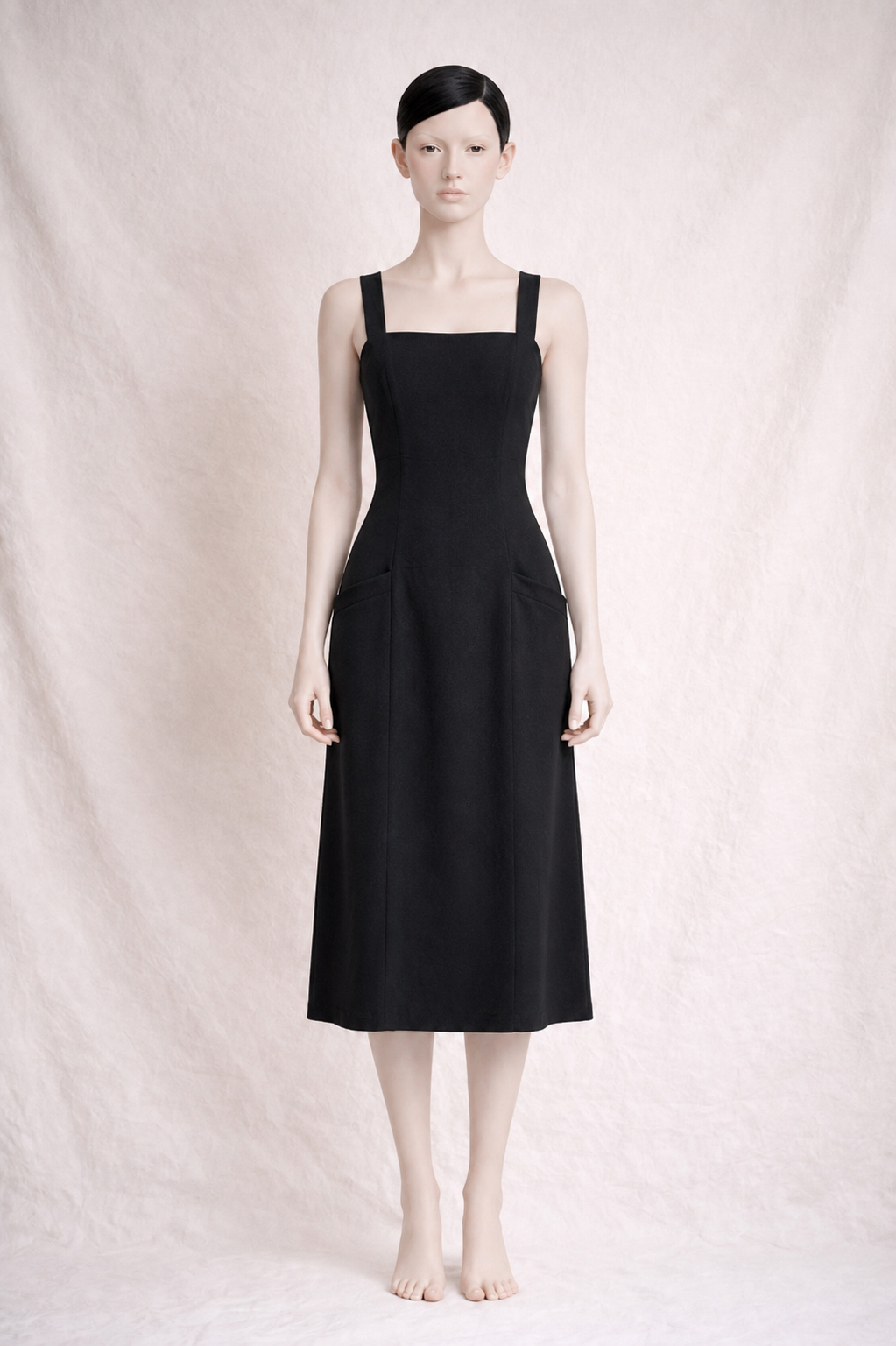 Robe noire à bretelles dos plongeant Cacharel neuve