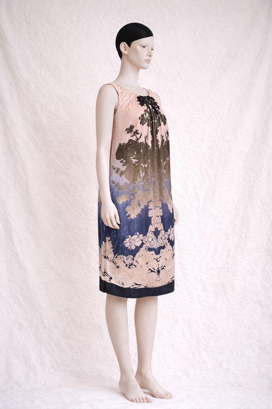 Diane von Furstenberg – Silk velvet printed dress in 1920s style