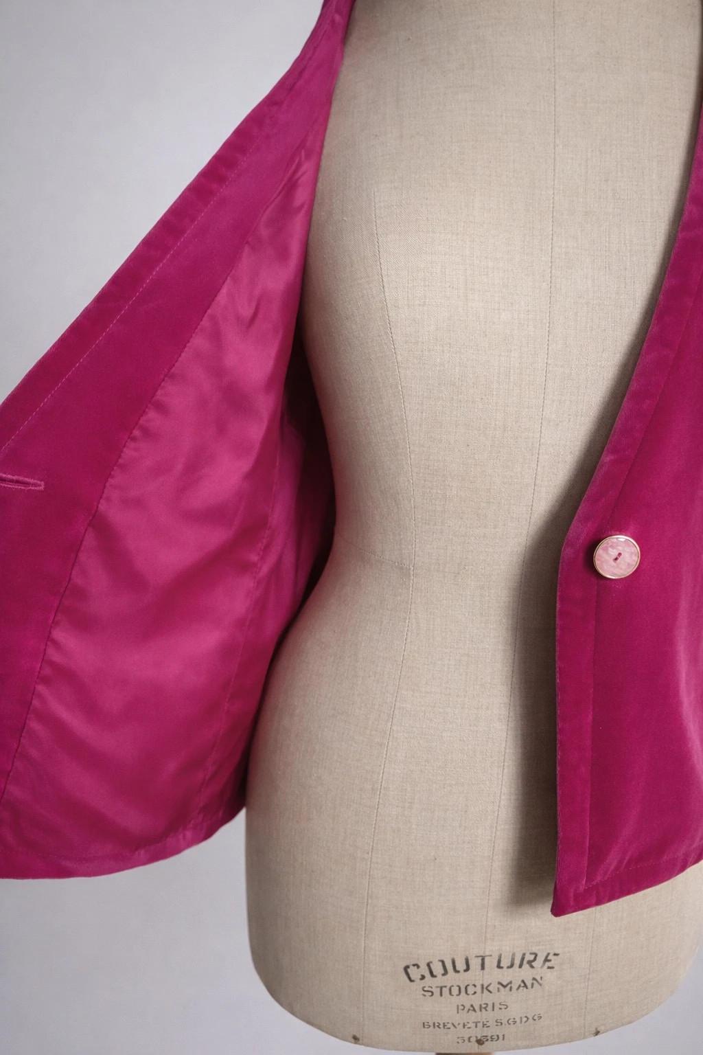Blazer authentique Yves Saint Laurent en velours fuchsia vintage