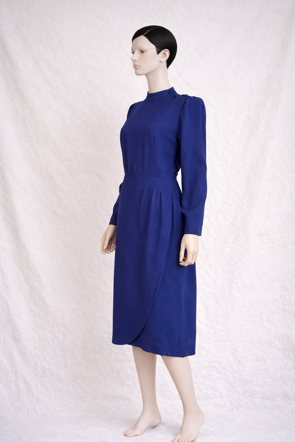 Robe authentique Nina Ricci Boutique en laine violette profonde vintage