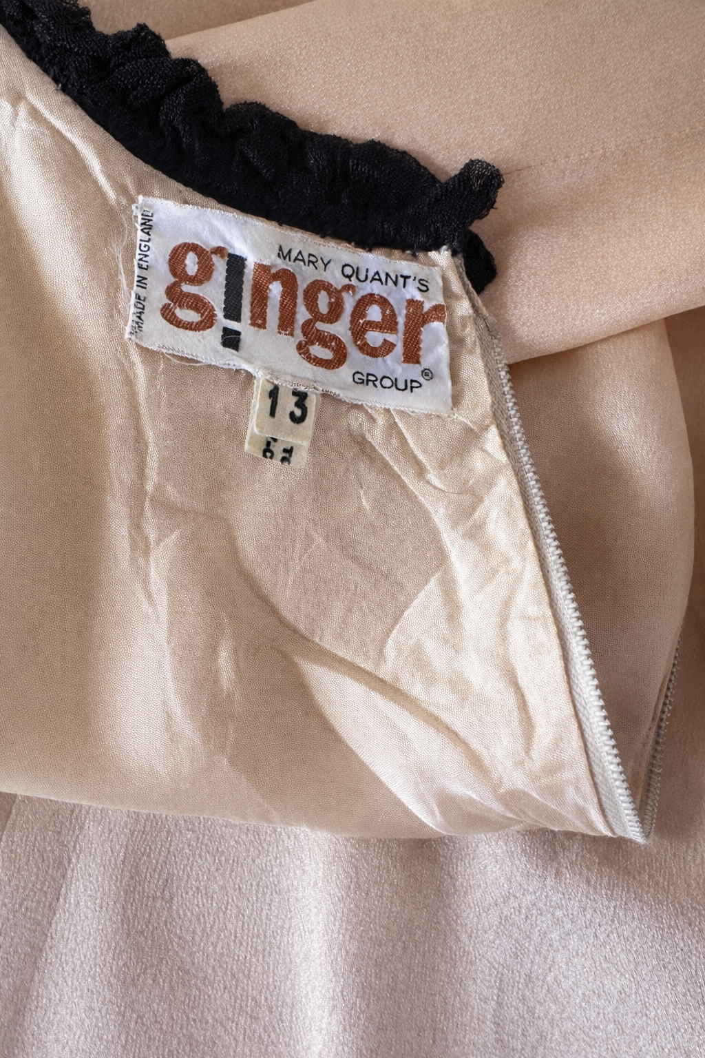 Vintage Mary Quant’s Ginger robe nuisette satin soie champagne circa 60