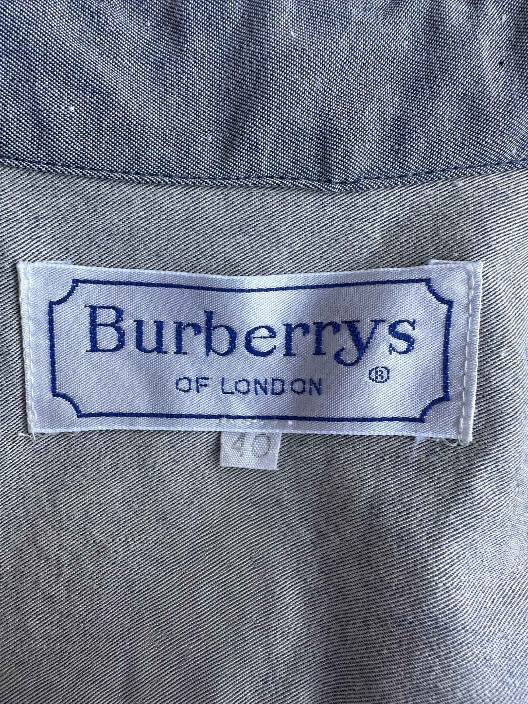 Robe en denim léger bleu clair Burberry vintage authentique