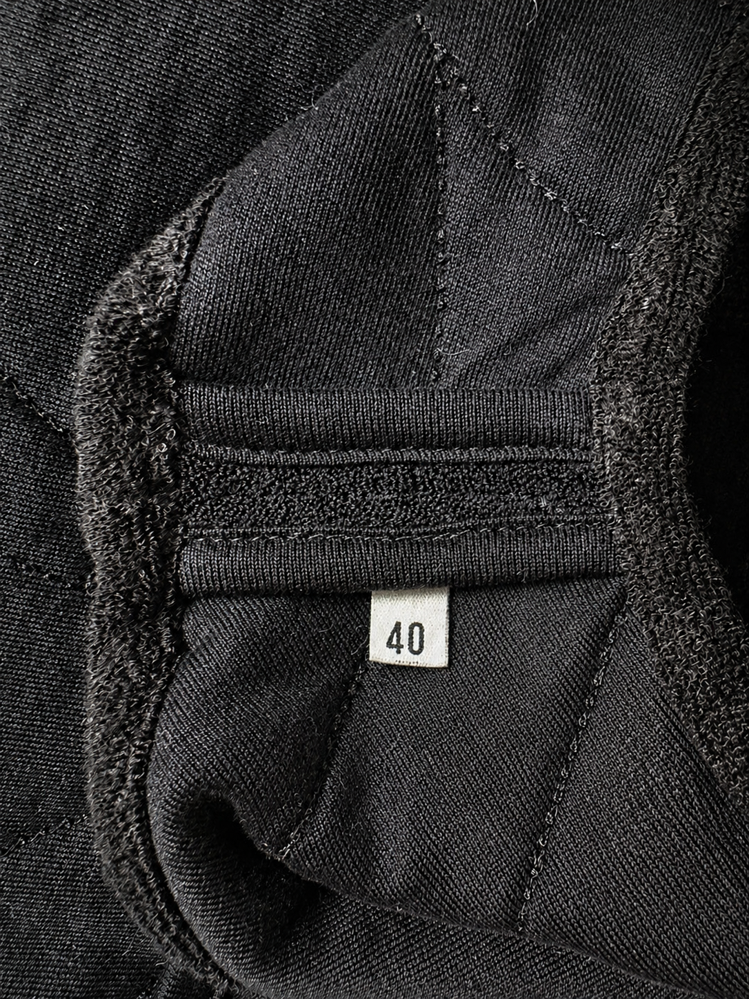 Robe de plage Chanel vintage en éponge noire