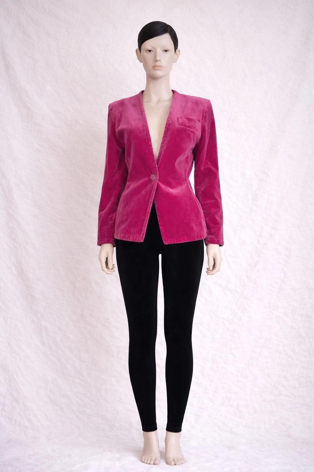 Blazer authentique Yves Saint Laurent en velours fuchsia vintage