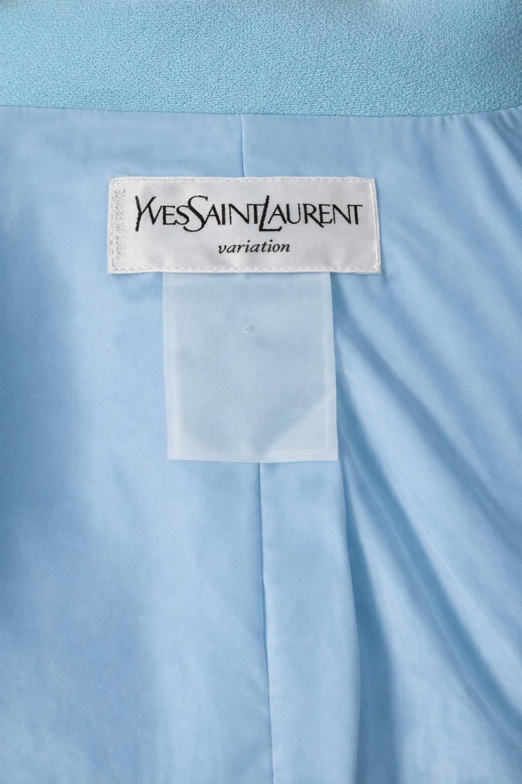 Blazer authentique Yves Saint Laurent Variation en laine bleu clair vintage