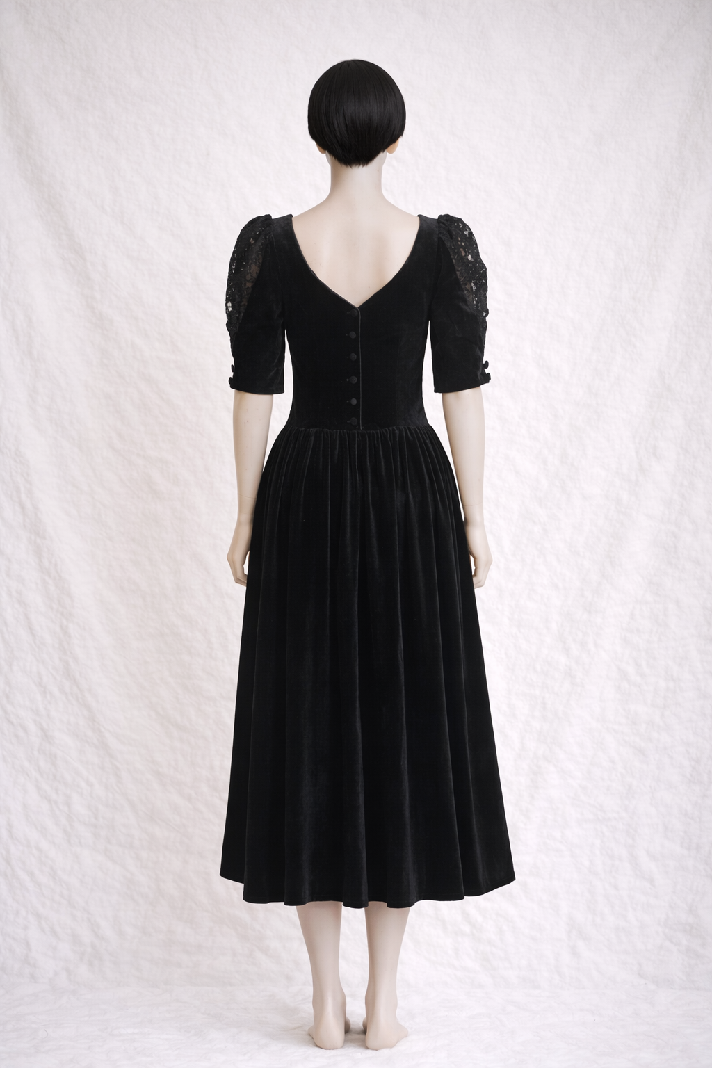 Robe de soirée Laura Ashley noire en velours et dentelle vintage