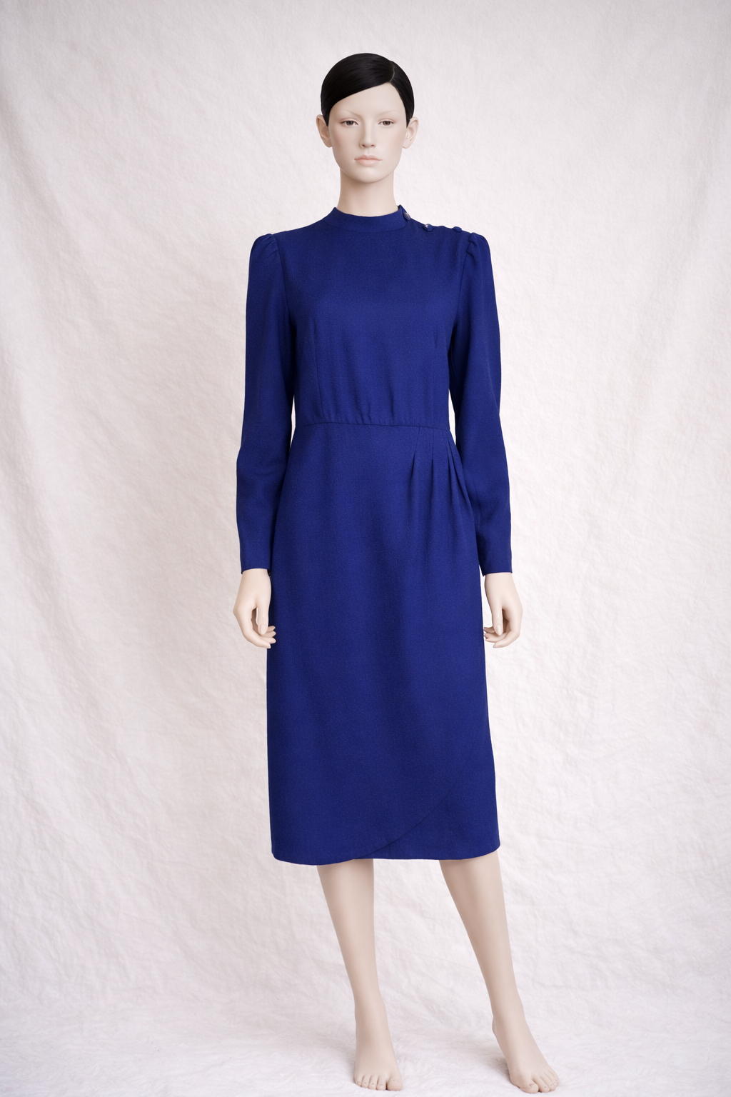 Robe authentique Nina Ricci Boutique en laine violette profonde vintage