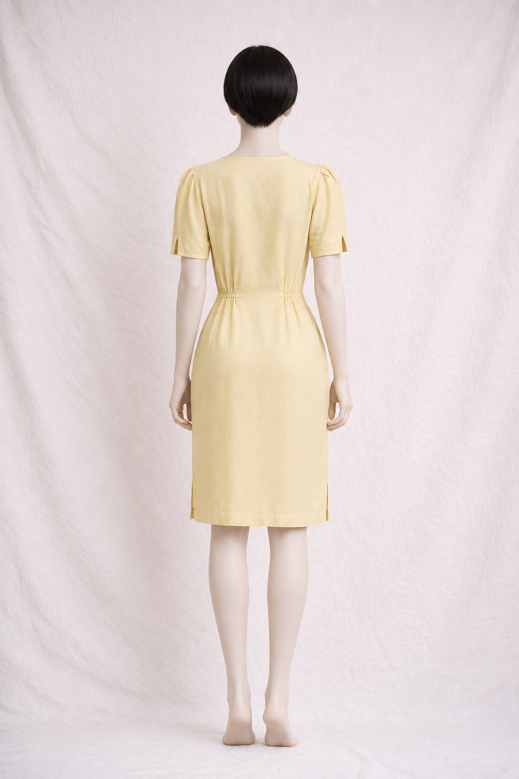 Robe en lin jaune Courrèges Paris vintage authentique