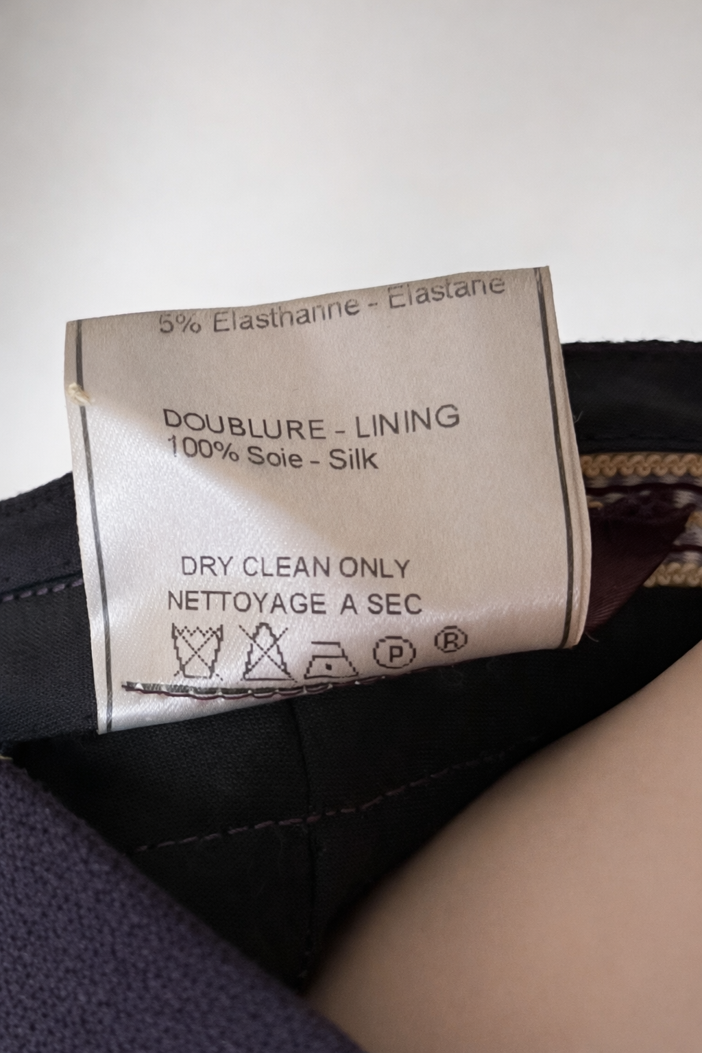 Pantalon authentique John Galliano Paris en laine violet profond vintage
