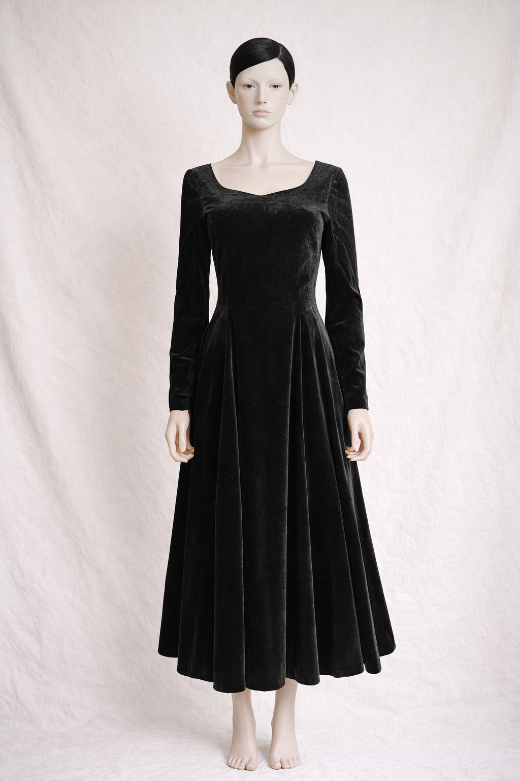 Robe longue en velours noir Laura Ashley vintage