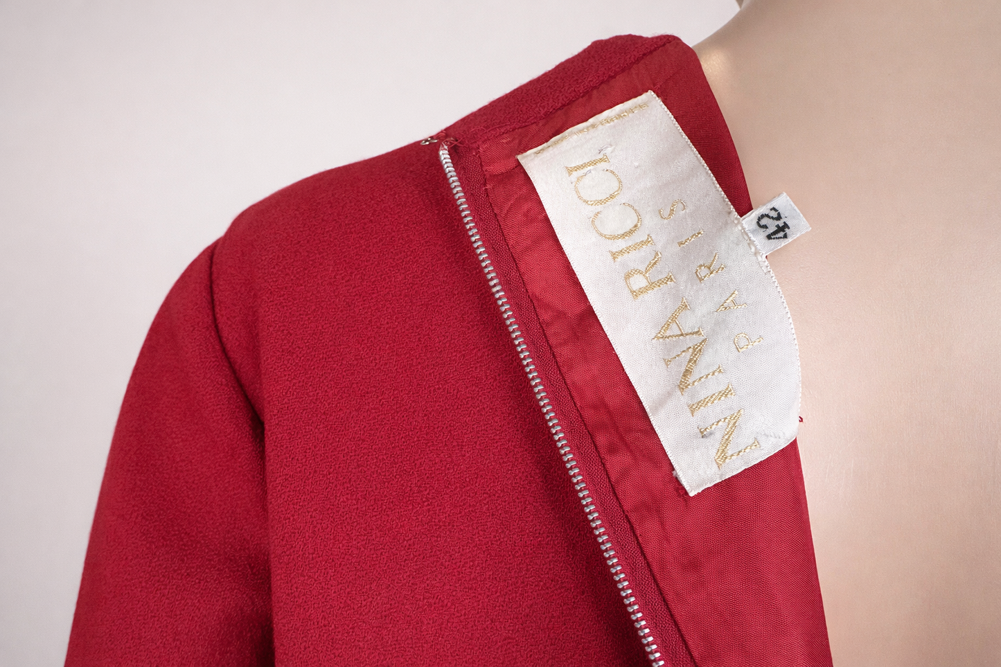 Robe midi en laine Nina Ricci Paris rouge vintage authentique
