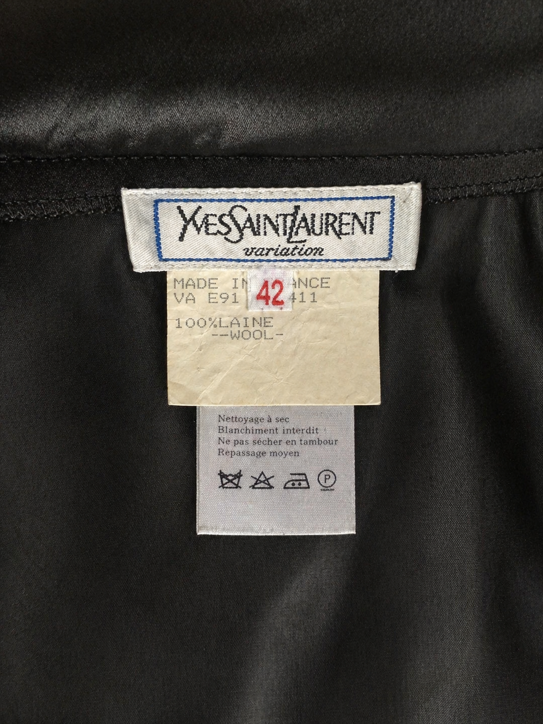 Jupe -  portefeuille en laine noire Yves Saint Laurent vintage authentique