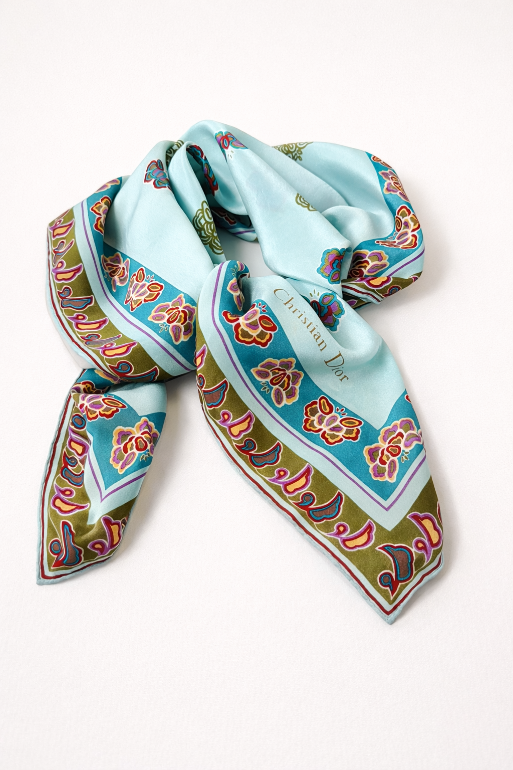 Carré Christian Dior en soie de crêpe motif papillon vintage authentique
