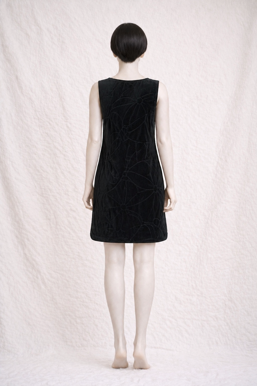 Robe de plage Chanel vintage en éponge noire