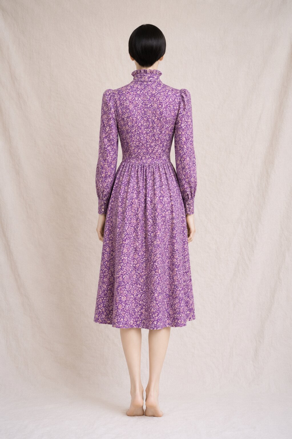 Authentique robe Laura Ashley en coton fleuri violet vintage