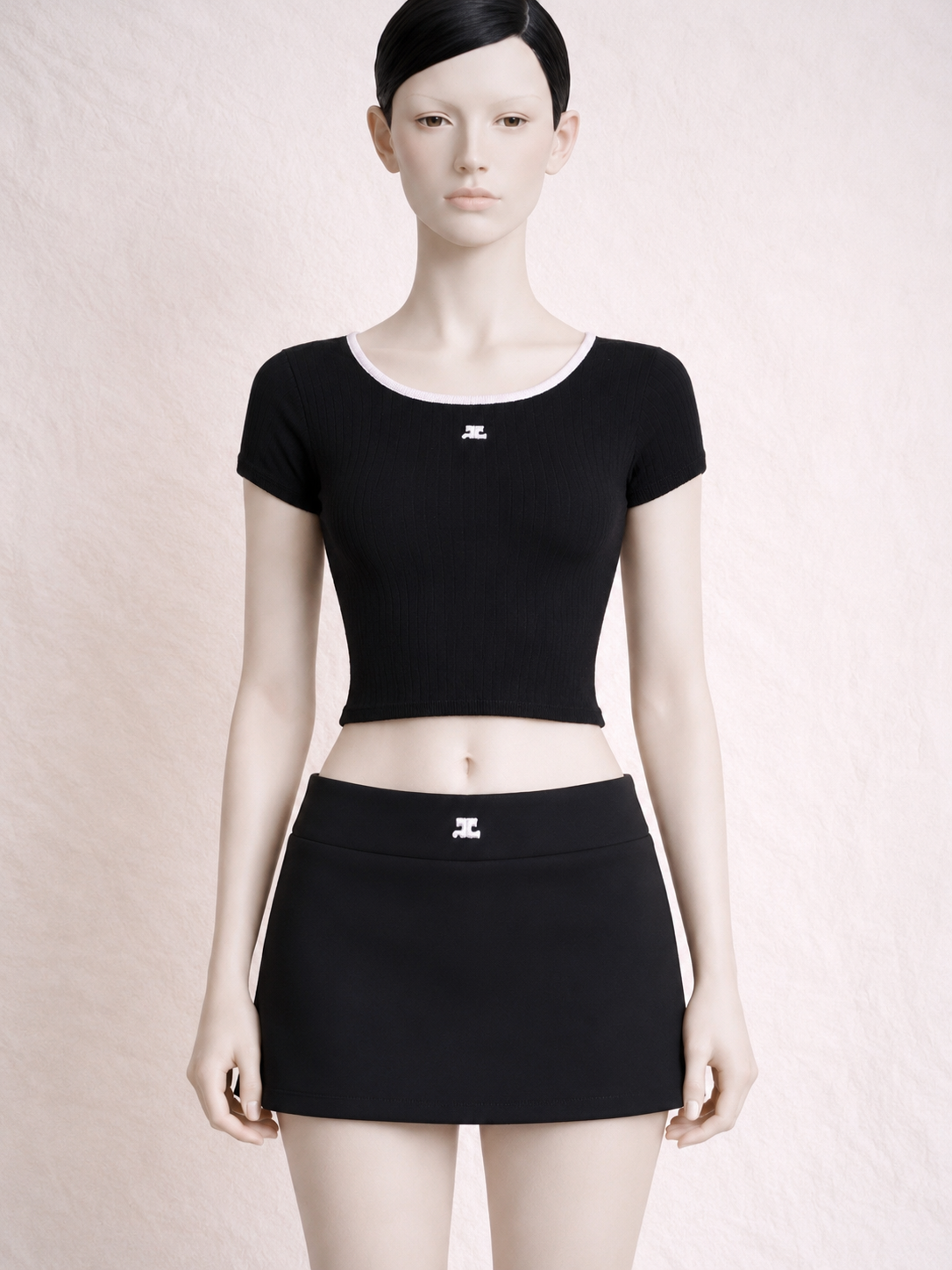 Authentique crop top Courrèges Paris en coton noir côtelé vintage