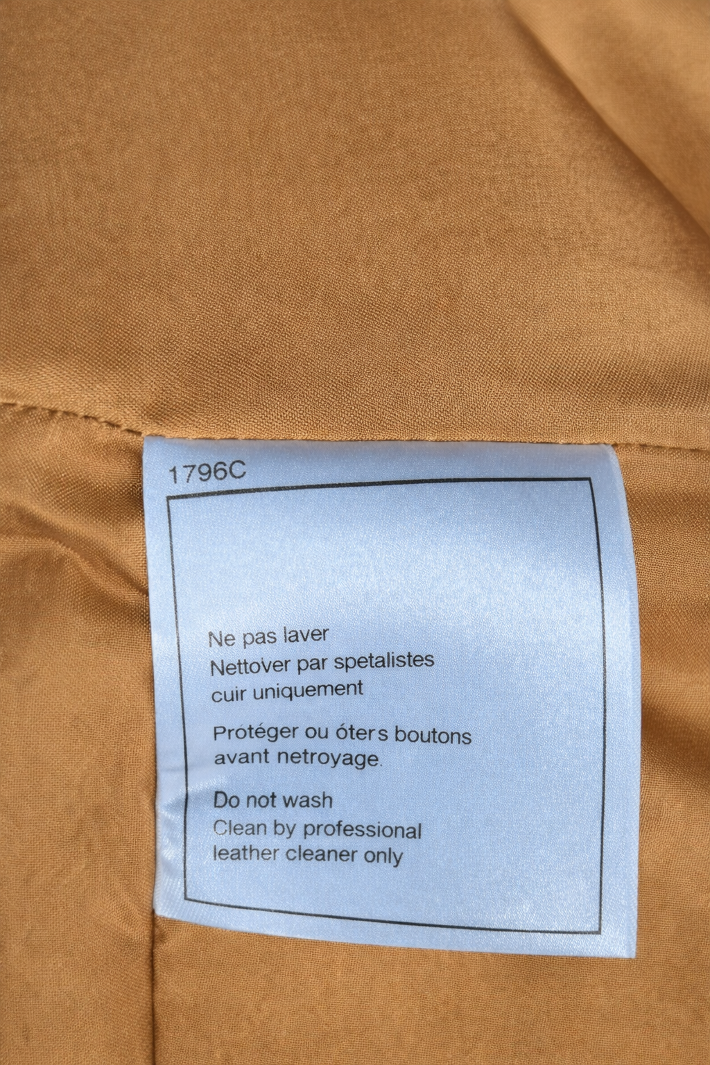 Jupe portefeuille authentique Chanel en cuir d’agneau camel vintage