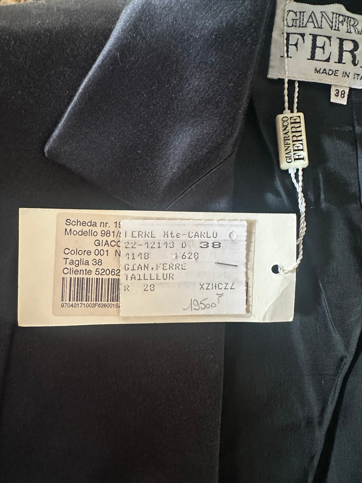 Blazer en soie noir et blanc Gianfranco Ferre vintage neuve