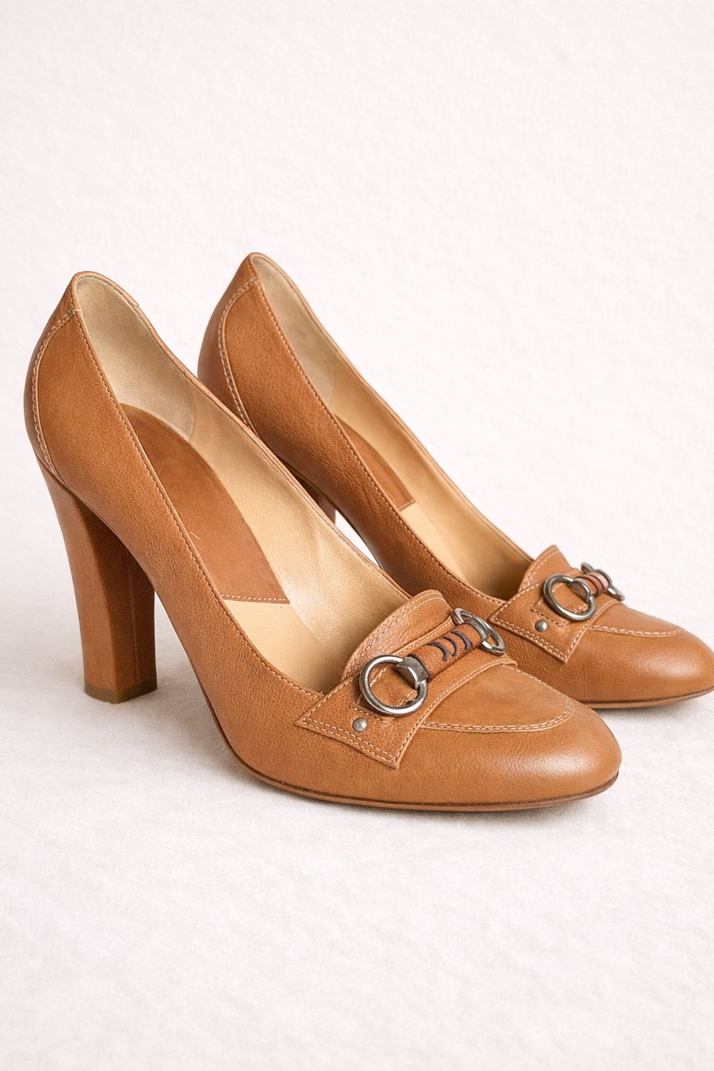Escarpins en cuir camel Christian Dior authentique