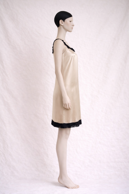 Vintage Mary Quant’s Ginger robe nuisette satin soie champagne circa 60
