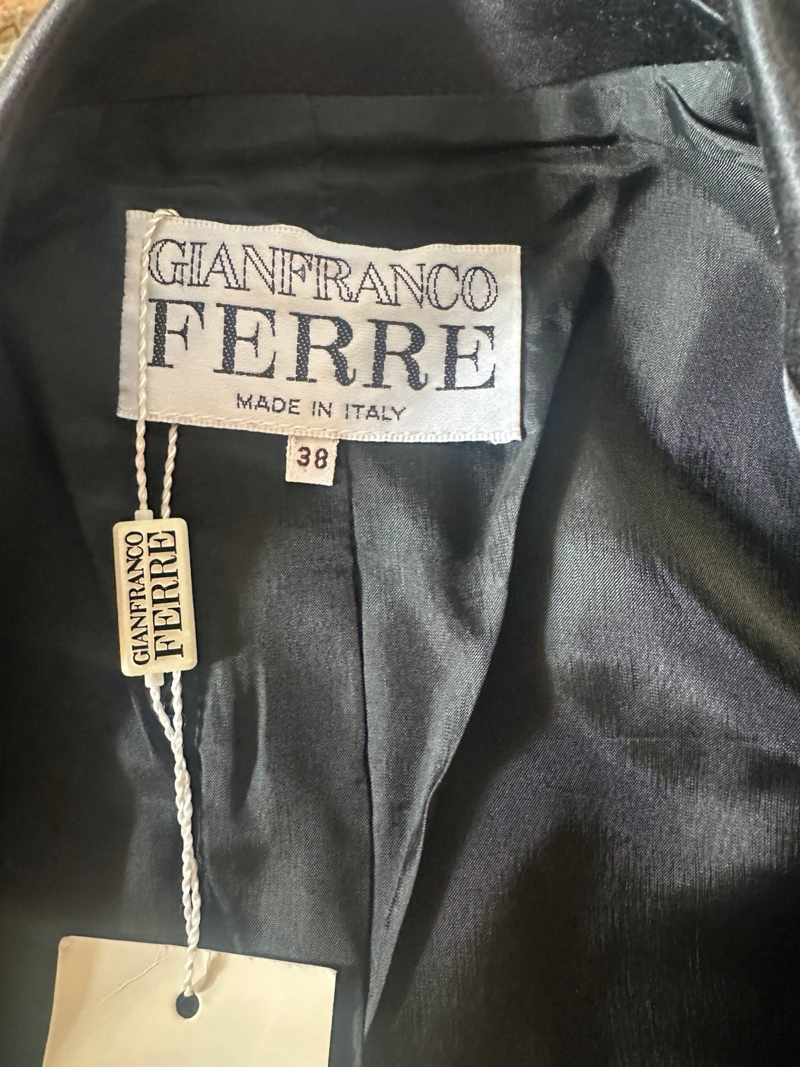 Blazer en soie noir et blanc Gianfranco Ferre vintage neuve