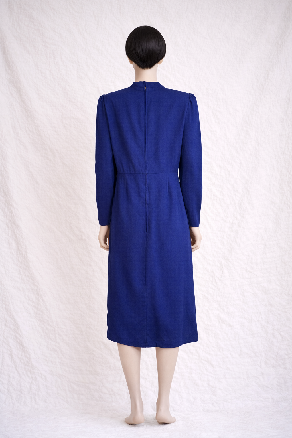 Robe authentique Nina Ricci Boutique en laine violette profonde vintage